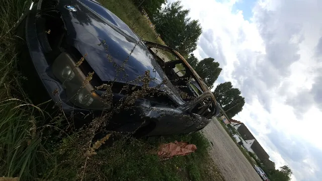 5er BMW Wrack ausgebrannt