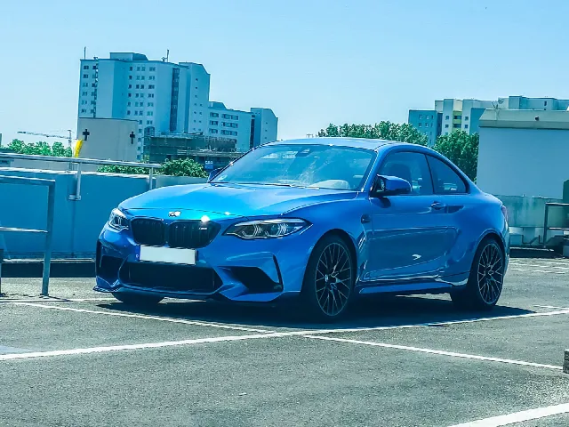 Blauer BMW